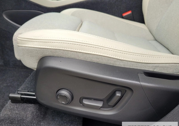 Volvo XC 40 cena 144777 przebieg: 87800, rok produkcji 2020 z Czarne małe 596